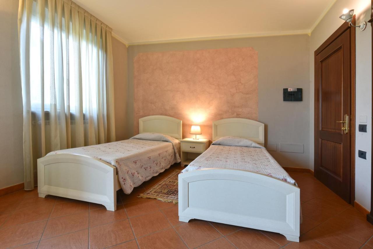 Hotel Ristorante Borgovecchio Montegrosso dʼAsti Exterior foto